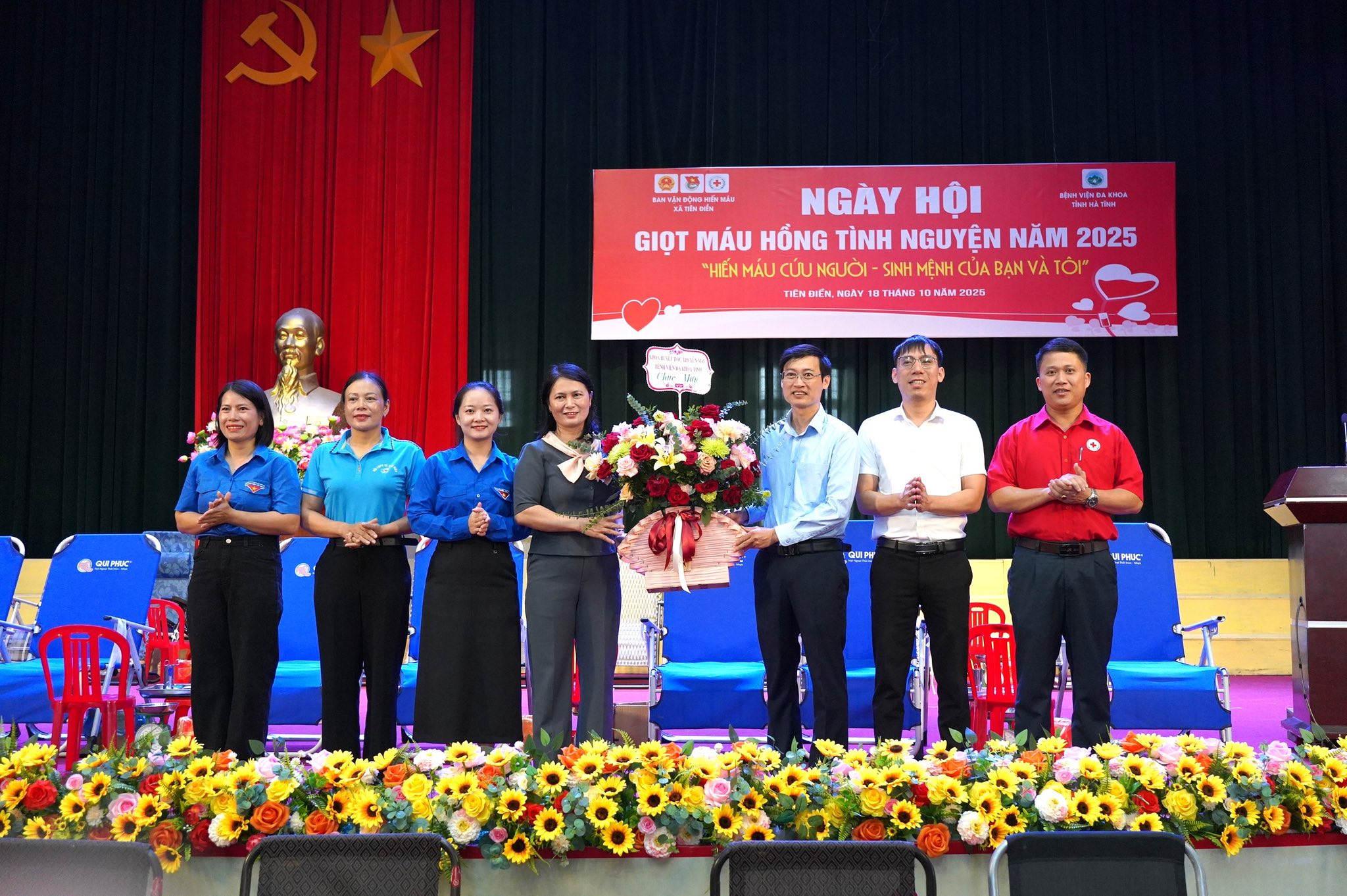 Hơn 200 người tham gia hiến máu nhân đạo ở xã Tiên Điền