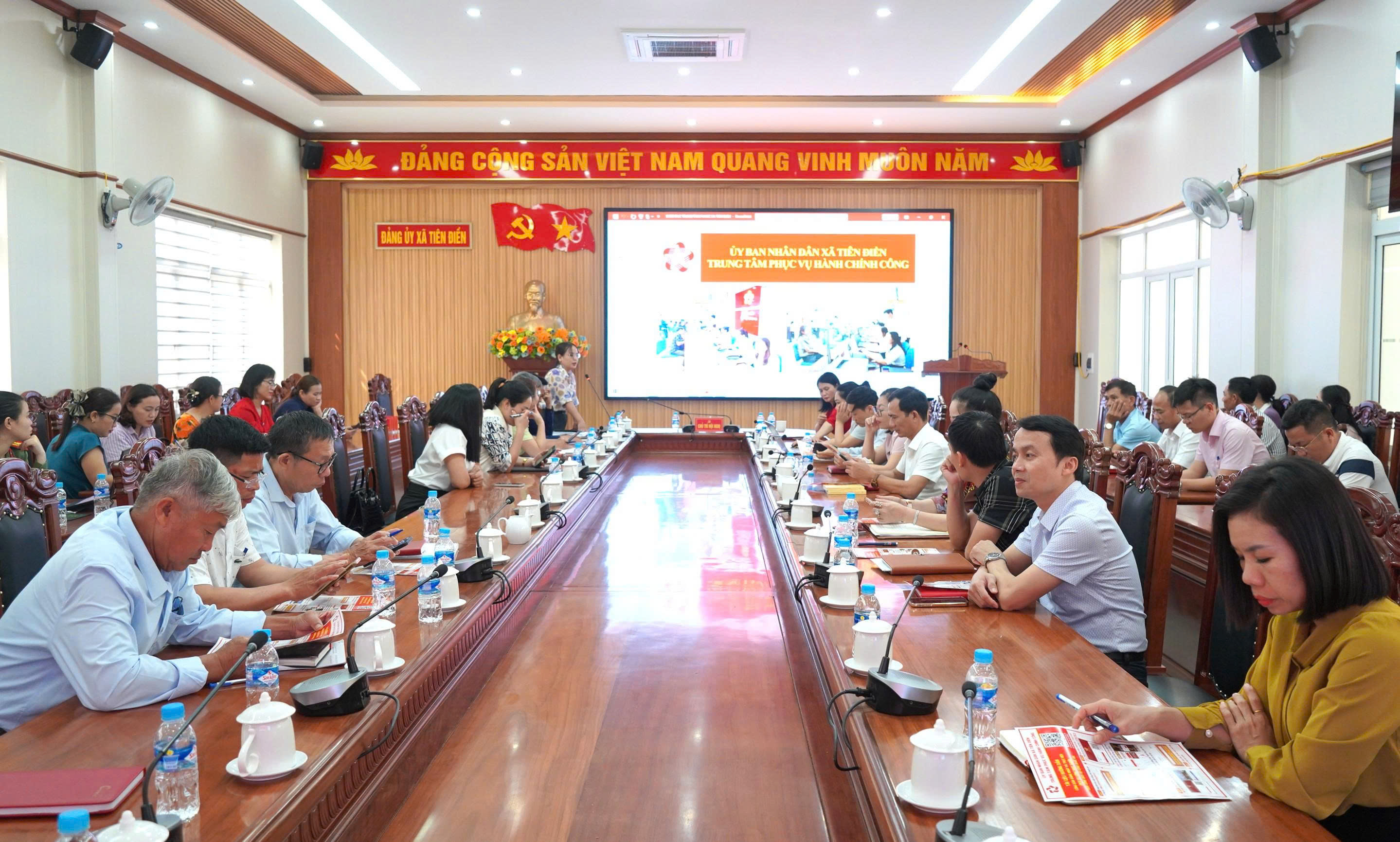 Tổng kết 10 năm thực hiện Kết luận số 114-KL/TW của Ban Bí thư Trung ương Đảng về nâng cao hiệu quả công tác dân vận của cơ quan nhà nước các cấp