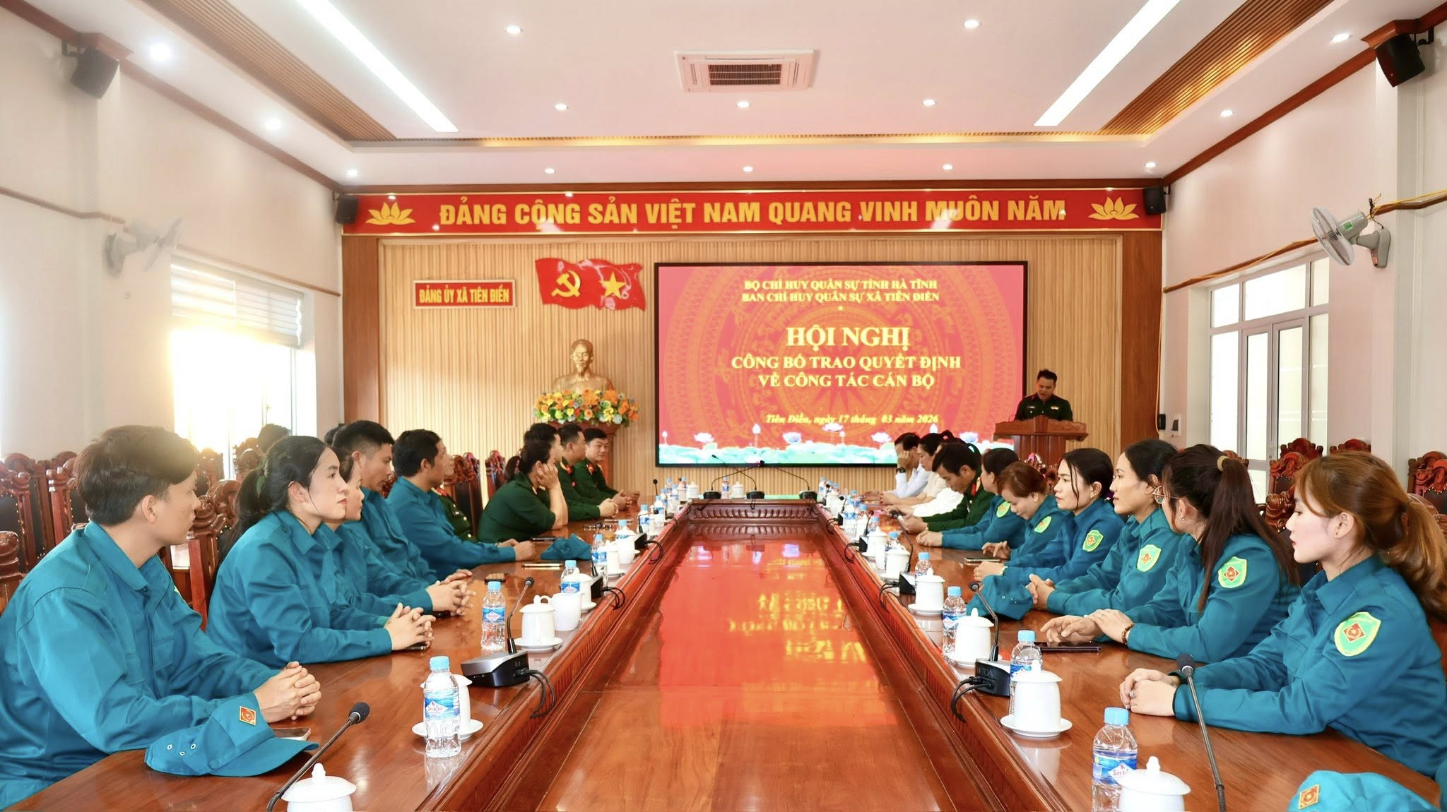 TRAO QUYẾT ĐỊNH THĂNG QUÂN HÀM SỸ QUAN DỰ BỊ