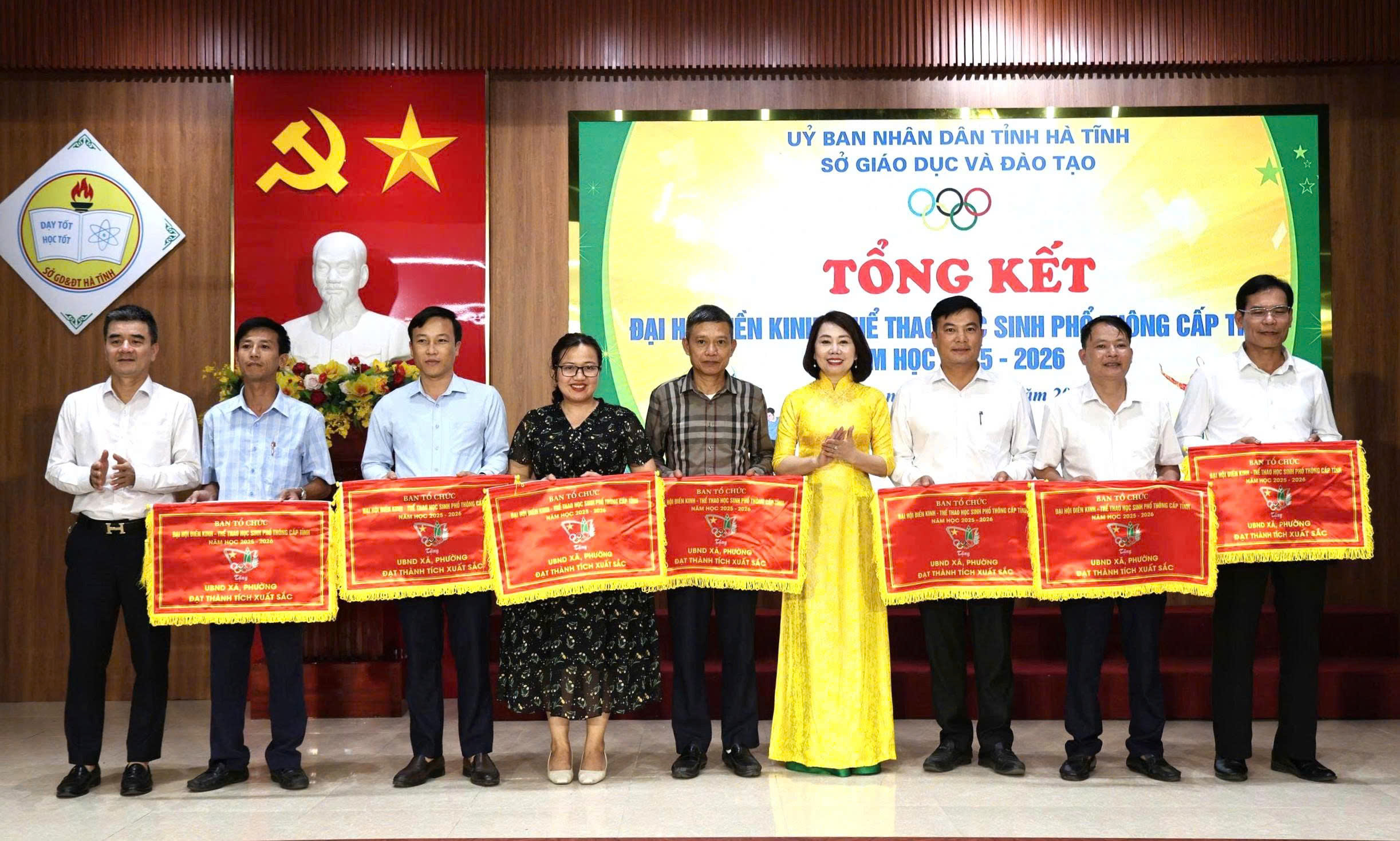 Đoàn VĐV học sinh xã Tiên Điền lọt tốp 8 đoàn xuất sắc nhất Đại hội điền kinh – thể thao học sinh năm 2026.