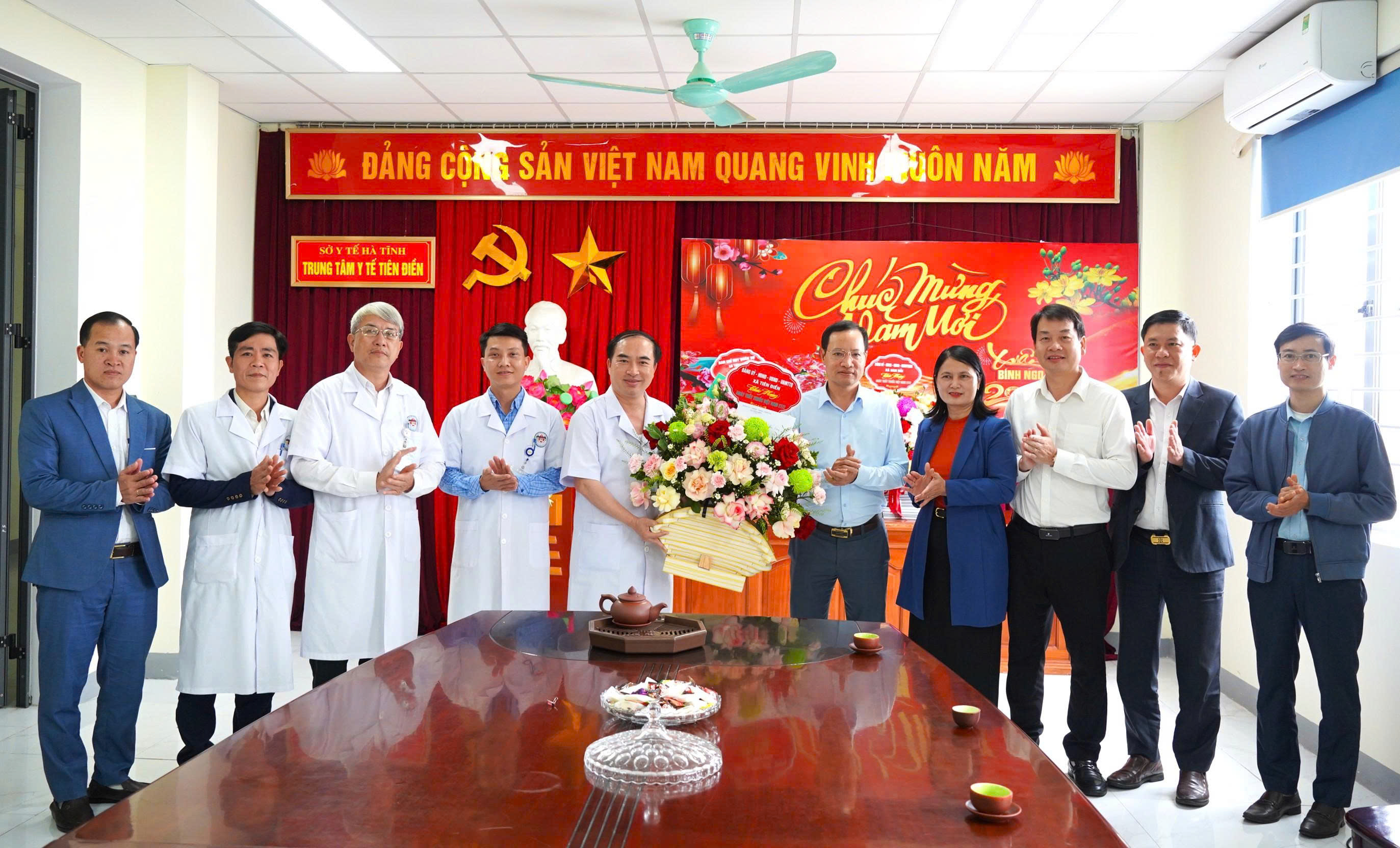 Lãnh đạo xã Tiên Điền chúc mừng 71 năm Ngày Thầy thuốc Việt Nam (27/02/1955 – 27/02/2026)