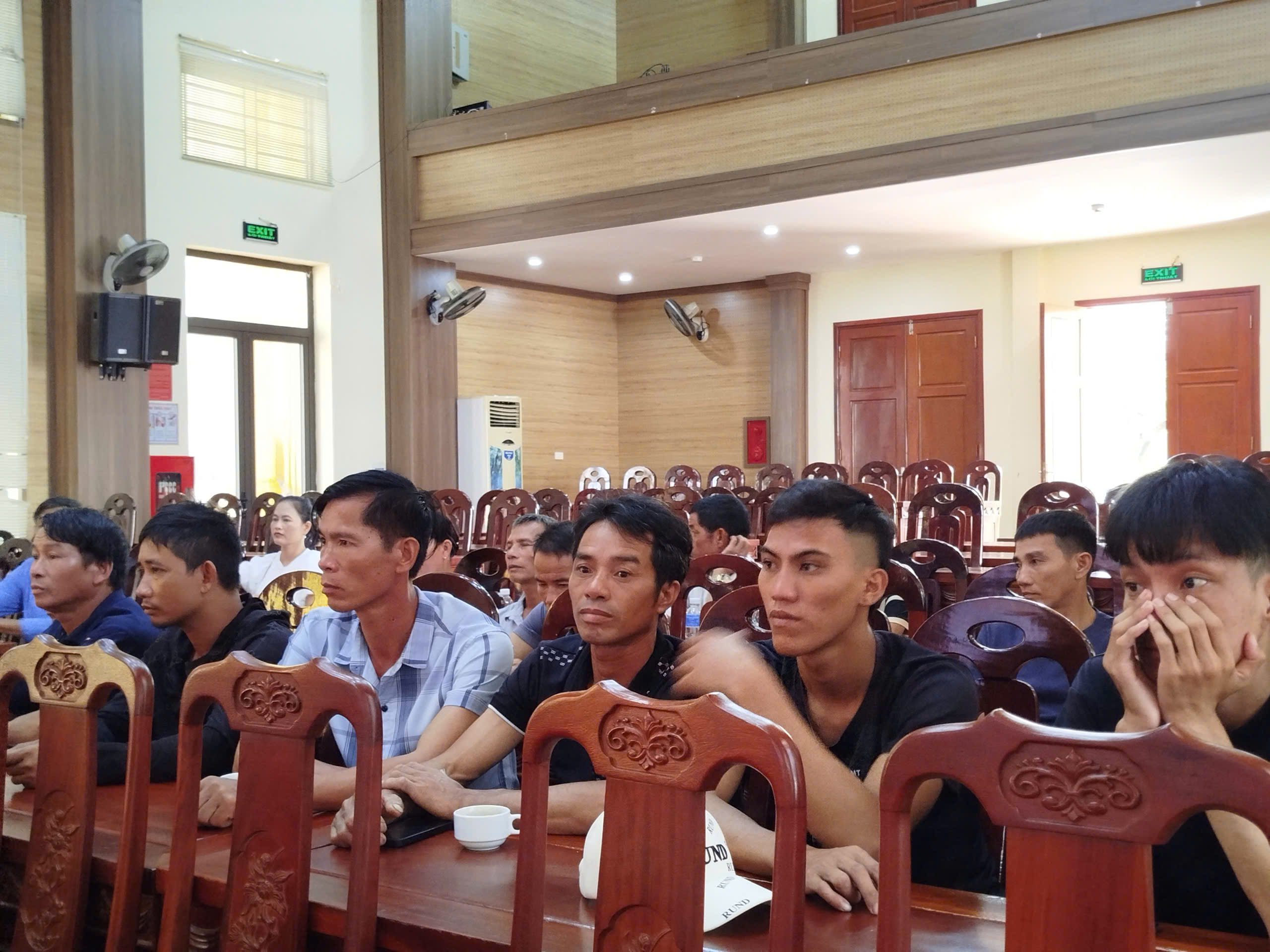 bà con ngư dân tham dự