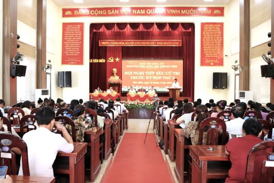 Đồng chí Bí thư Tỉnh ủy Nguyễn Duy Lâm đề nghị các cấp, các ngành và các xã tập trung xử lý kịp thời, dứt điểm các kiến nghị chính đáng của cử tri và Nhân dân. 