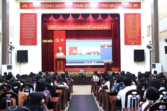 Bồi dưỡng chính trị năm học 2026 - 2027 cho đội ngũ cán bộ quản lý và giáo viên.