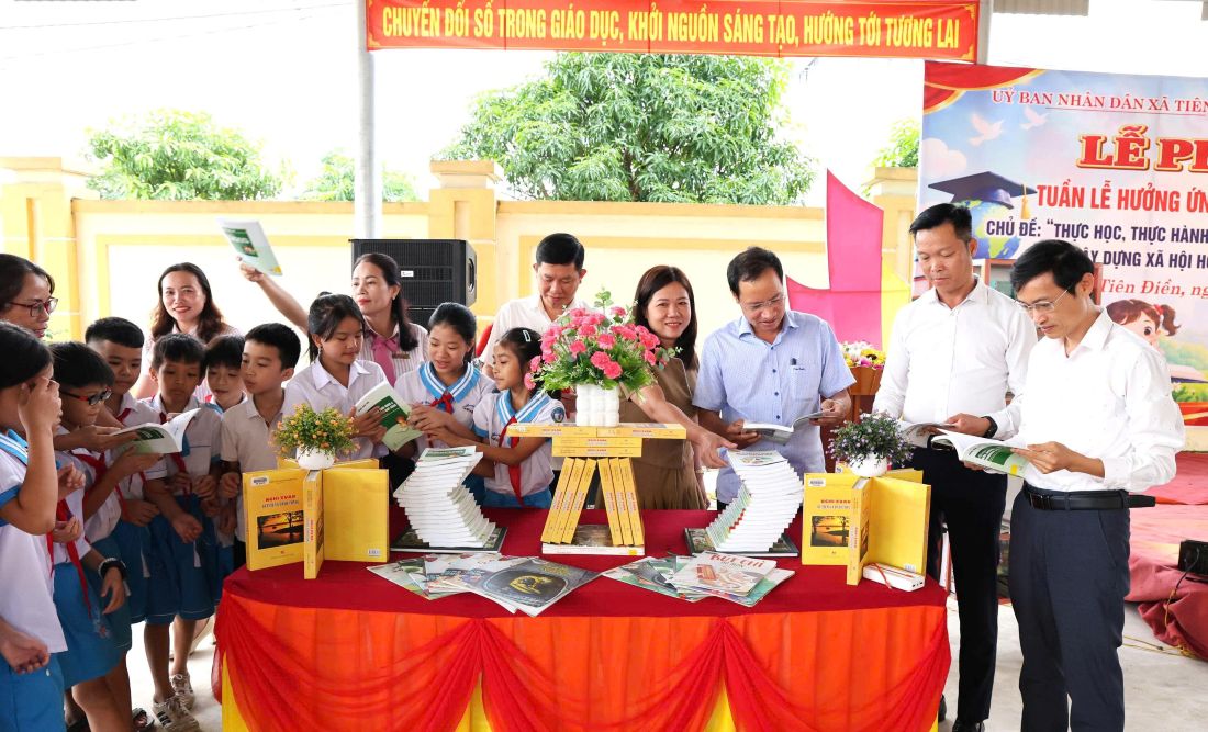 “Thực học, thực hành, làm chủ công nghệ số và trí tuệ nhân tạo để xây dựng xã hội học tập, đẩy mạnh học tập suốt đời”.