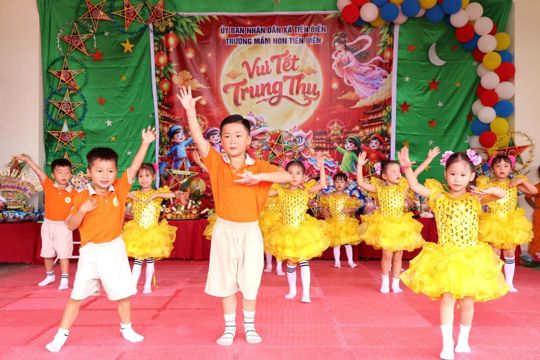 Ấm áp và ý nghĩa chương trình Tết Trung thu tại trường mầm non Tiên Điền