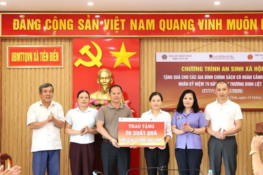 VKSND và TAND (khu vực 3 – Hà Tĩnh) trao 20 suất quà tri ân nhân kỷ niệm 79 năm Ngày Thương binh - Liệt sĩ tại xã Tiên Điền