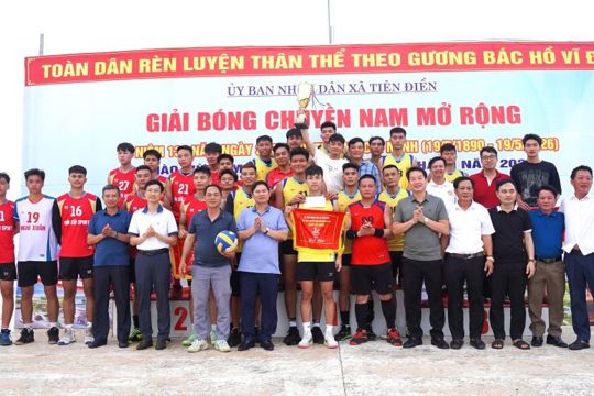 Đội bóng chuyền Team Xuân Thành giành cúp vô địch giải bóng chuyền nam Tiên Điền mở rộng năm 2026.