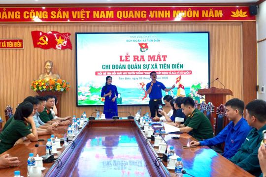 Công bố quyết định thành lập chi đoàn Quân sự xã Tiên Điền. 