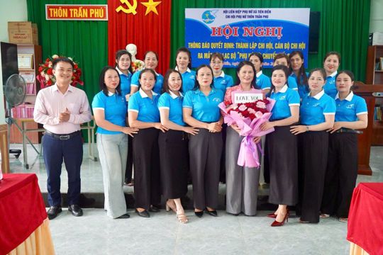 Hội nghị công bố quyết định thành lập chi Hội phụ nữ thôn Trần Phú và ra mắt Câu lạc bộ bộ “Phụ nữ với chuyển đổi số”.