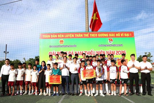 Đội bóng Tân Phong vô địch giải Bóng đá thiếu niên xã Tiên Điền năm 2026.