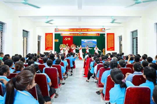 Chi hội Phụ nữ thôn Hồng Thuận ra mắt các mô hình góp phần xây dựng đời sống văn hóa, nông thôn mới