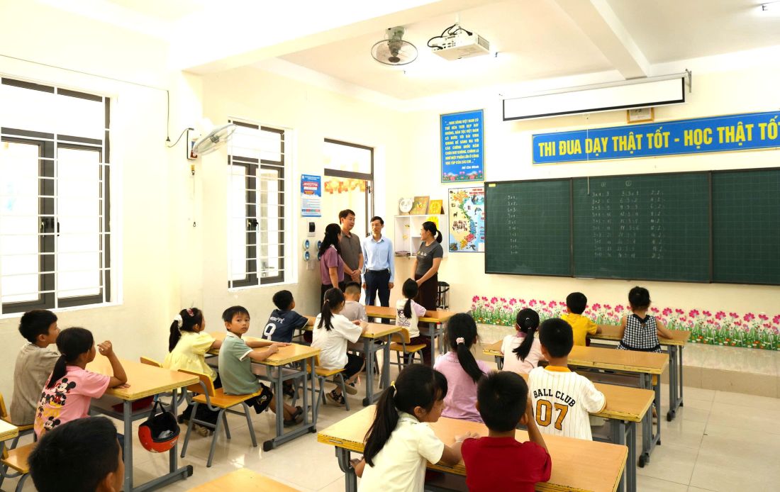 Lãnh đạo UBND xã Tiên Điền kiểm tra, chỉ đạo công tác chuẩn bị khai giảng năm học 2026 - 2027