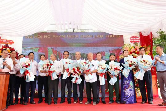 Con cháu dòng tộc họ Phan luôn giữ gìn gia phong, hướng về tổ tiên, chung sức xây dựng quê hương 