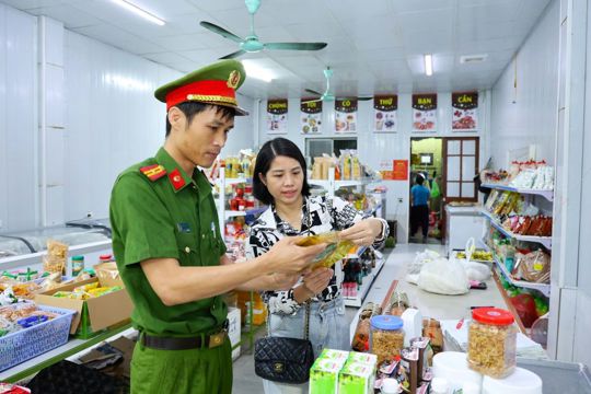 Tiên Điền siết chặt kiểm tra, bảo đảm an toàn thực phẩm nhân dip tết Trung thu 