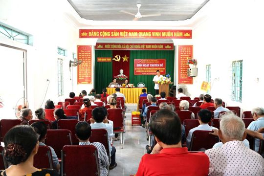 Chi bộ thôn Quang Thịnh tổ chức sinh hoạt chuyên đề, sinh hoạt thường kỳ tháng 9.