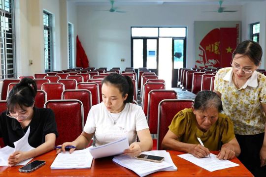 Đoàn giám sát của UBMTTQ tỉnh làm việc với xã Tiên Điền về việc lấy ý kiến nhân dân đối với đề án sắp xếp thôn