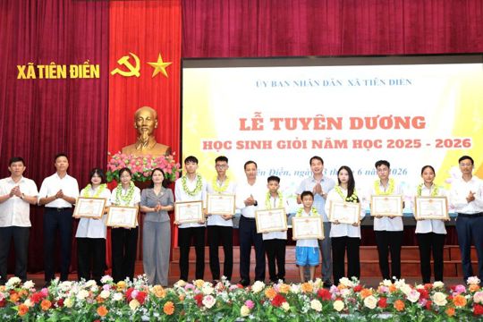  Tuyên dương học sinh giỏi, giáo viên giỏi năm học 2025 – 2026 và ra mắt quỹ khuyến học xã Tiên Điền