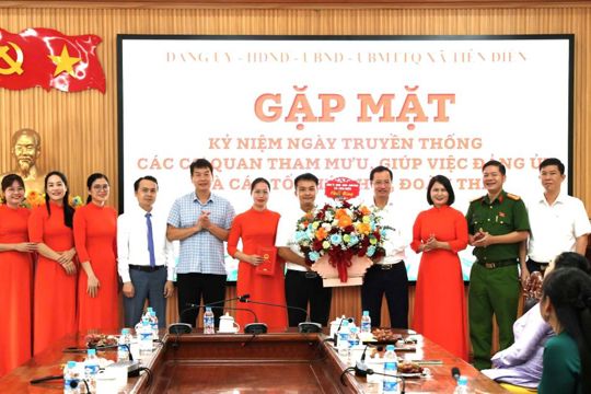 Lãnh đạo xã Tiên Điền gặp mặt các cơ quan chuyên trách, tham mưu giúp việc Đảng ủy, các tổ chức hội và đoàn thể nhân ngày truyền thống.