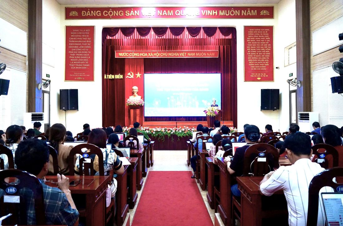 Đảng ủy xã Tiên Điền tổ chức tập huấn triển khai 4 thủ tục hành chính của Đảng trên môi trường điện tử