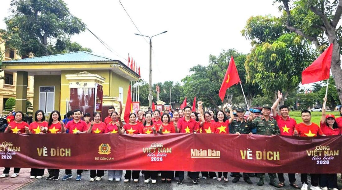 Tiên Điền hưởng ứng chương trình đi bộ “Cùng Việt Nam tiến bước”   
