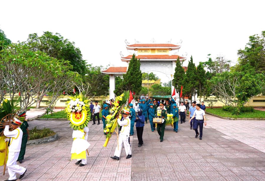 Lễ truy điệu và an táng hài cốt Liệt sỹ  Phan Khắc Mười 