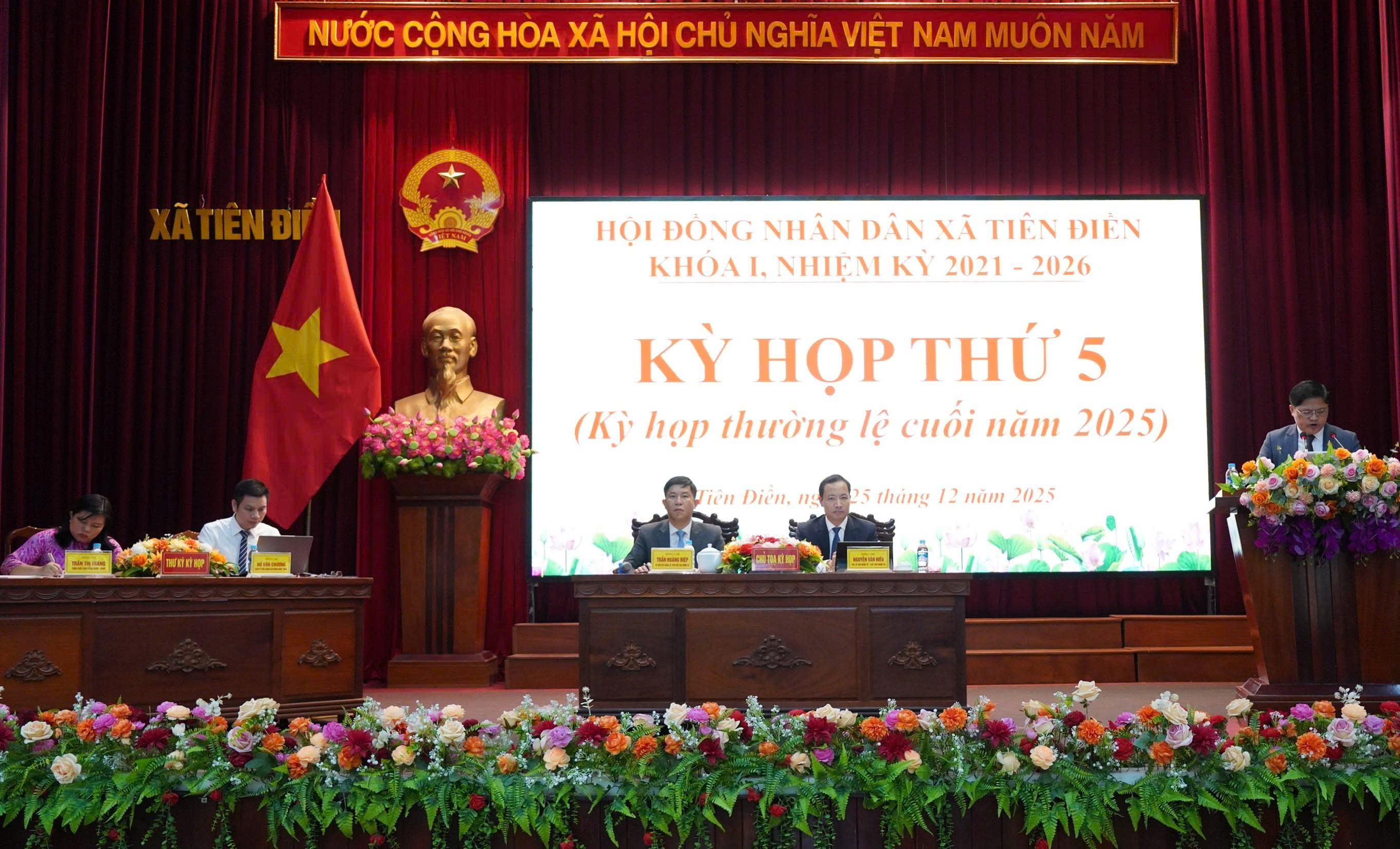 Bế mạc kỳ họp HĐND xã Tiên Điền lần thứ 5 (kỳ họp thường lệ cuối năm 2025)