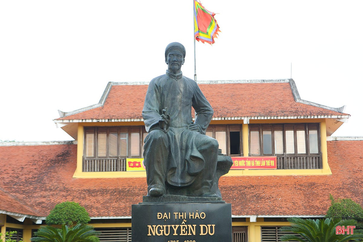Đại thi hào Nguyễn Du - người của miền dân dã 