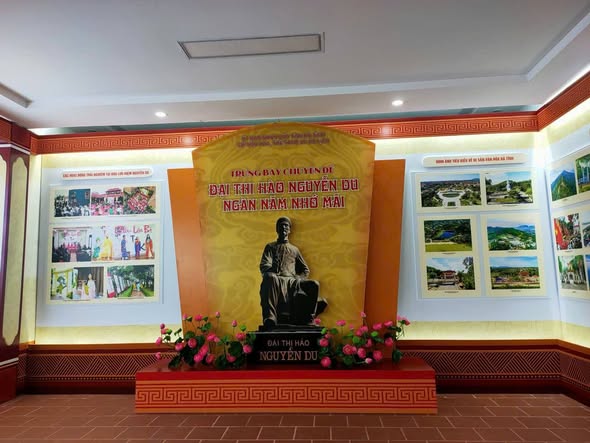CHUYÊN ĐỀ TRƯNG BÀY "ĐẠI THI HÀO NGUYỄN DU – NGÀN NĂM NHỚ MÃI"